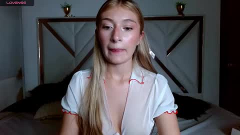 SophiaLee online show from 09.10.25