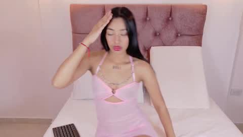 Snapshot of sophiacutteee chatting on 10.22.25 Sophia online show from 10.22.25