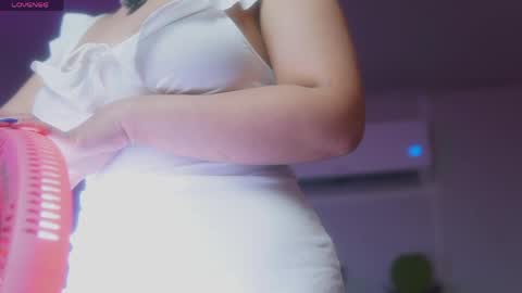 Snapshot of sophialaxx chatting on 05.09.26 Sophia online show from 05.09.26