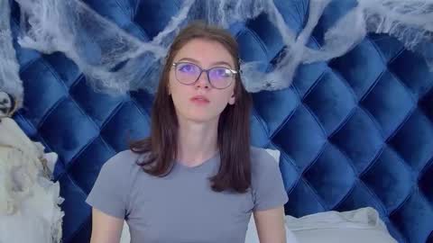 Snapshot of sophiaprove chatting on 10.27.25 SophiaProve online show from 10.27.25