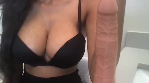 Sophia online show from 10.17.25