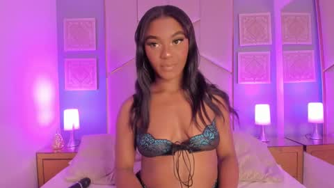 SophiaSmiths online show from 01.30.25