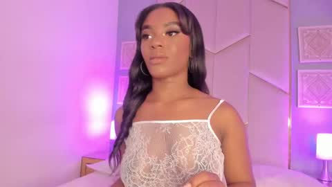 SophiaSmiths online show from 02.01.25