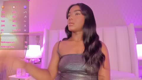 SophiaSmiths online show from 02.19.25