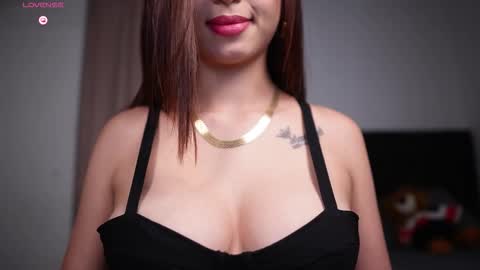 Snapshot of sophiaxv chatting on 11.05.25 Sophy online show from 11.05.25