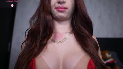 Snapshot of sophiaxv chatting on 11.17.25 Sophy online show from 11.17.25