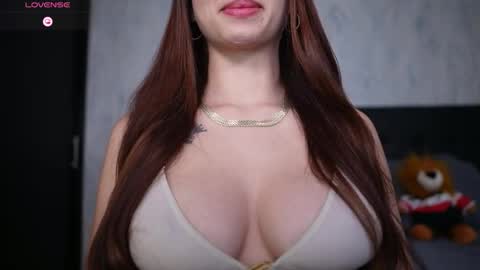 Snapshot of sophiaxv chatting on 11.29.25 Sophy online show from 11.29.25