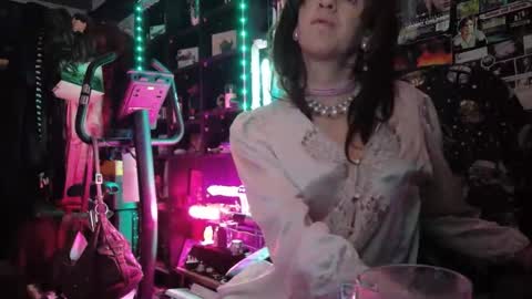 Snapshot of sophie198013 chatting on 05.16.26 Sophie Satin1980 online show from 05.16.26
