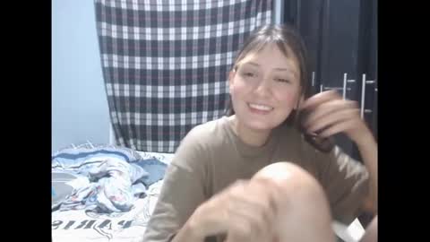 Snapshot of sophie_cutexx chatting on 10.15.25 sophie online show from 10.15.25