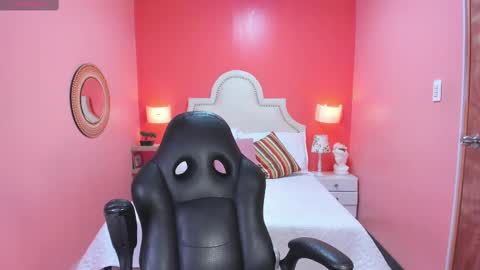 S O P H I E  online show from 10.22.25