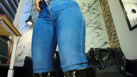 Sophie online show from 10.17.25