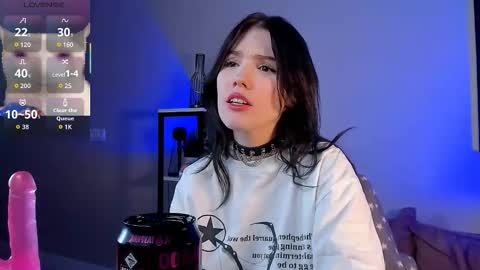 Snapshot of sophie_nomenal_ chatting on 11.28.25 sophie_nomenal_ online show from 11.28.25