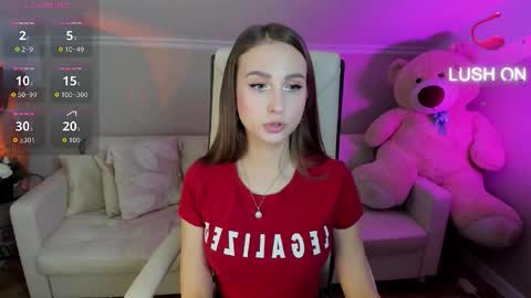 Snapshot of sophie_rocks chatting on 11.14.25 Sophie online show from 11.14.25