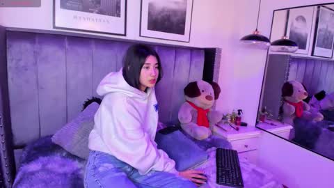 Sophie  online show from 09.25.25