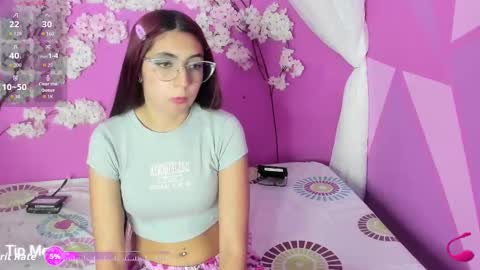 Snapshot of sophie_sweet_bms chatting on 09.10.25 Valentina online show from 09.10.25