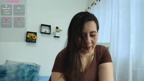 Snapshot of sophie_tyler25 chatting on 07.08.26 SOPHIE TYLER online show from 07.08.26