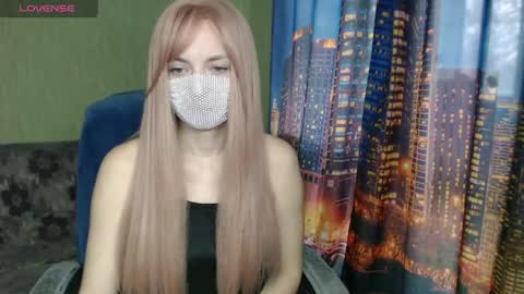 Snapshot of sophieblackwood chatting on 04.18.26 Sophie online show from 04.18.26