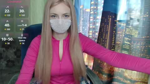 Snapshot of sophieblackwood chatting on 04.26.26 Sophie online show from 04.26.26