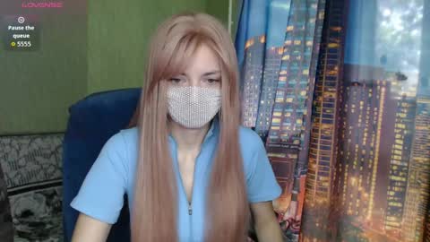 Snapshot of sophieblackwood chatting on 05.23.26 Sophie online show from 05.23.26