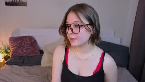 Snapshot of sophieblush chatting on 05.06.26 Sophia online show from 05.06.26