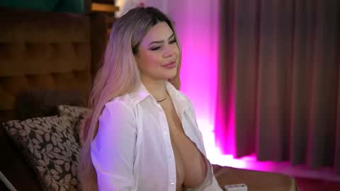 Sophie online show from 11.22.25