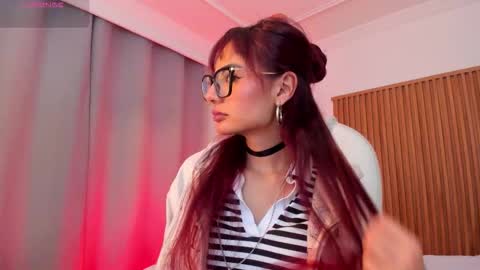 Snapshot of sophiecherry_ chatting on 11.21.25 Sophie IG sophiecherry es online show from 11.21.25