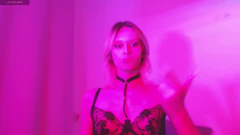 Snapshot of sophiediamond_x chatting on 10.02.25 sophiediamond_x online show from 10.02.25