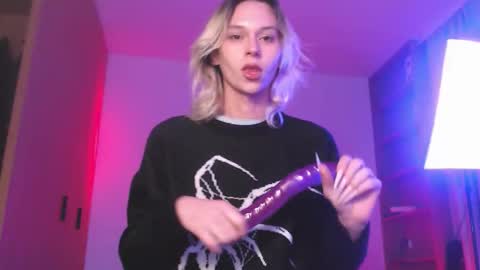 Snapshot of sophiediamond_x chatting on 11.11.25 sophiediamond_x online show from 11.11.25