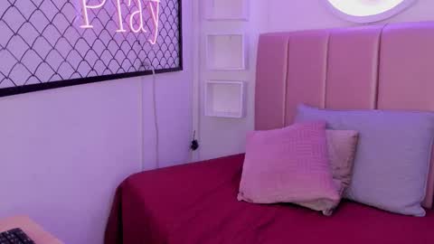 Snapshot of sophiee09_ chatting on 10.02.25 Sophie online show from 10.02.25