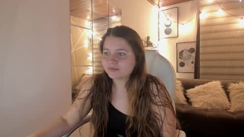 Snapshot of sophiee09_ chatting on 10.13.25 Sophie online show from 10.13.25