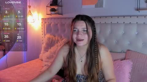 Snapshot of sophiee09_ chatting on 11.13.25 Sophie online show from 11.13.25