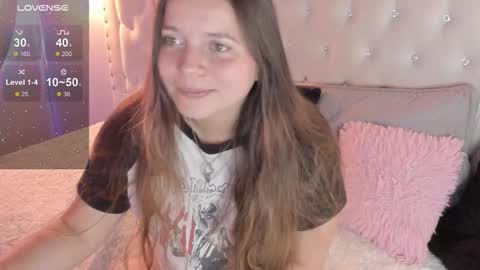 Snapshot of sophiee09_ chatting on 11.27.25 Sophie online show from 11.27.25