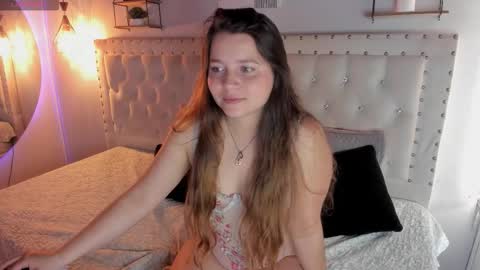 Snapshot of sophiee09_ chatting on 12.02.25 Sophie online show from 12.02.25