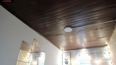 Snapshot of sophiee09_ chatting on 12.15.25 Sophie online show from 12.15.25