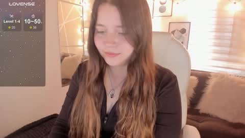 Snapshot of sophiee09_ chatting on 12.16.25 Sophie online show from 12.16.25