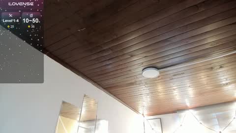 Snapshot of sophiee09_ chatting on 12.22.25 Sophie online show from 12.22.25