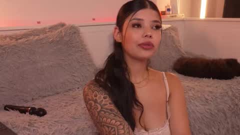 Snapshot of sophiee_art chatting on 01.10.26 Sophiee online show from 01.10.26