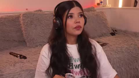 Snapshot of sophiee_art chatting on 01.12.26 Sophiee online show from 01.12.26