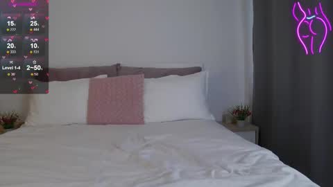 Sophie Rain online show from 02.12.25