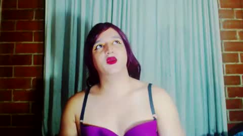 sophiehillsxo online show from 12.19.25
