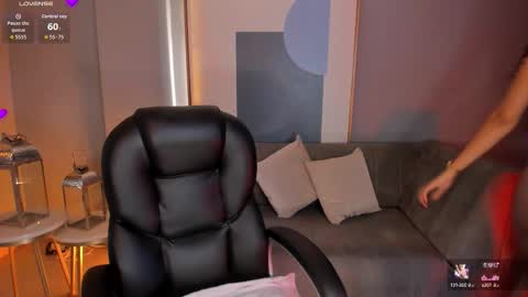 Snapshot of sophiehouston_ chatting on 09.24.25 Sophie Houston online show from 09.24.25