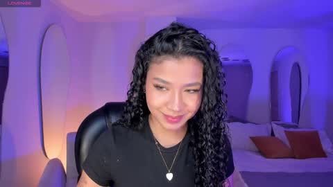 Snapshot of sophiehouston_ chatting on 10.26.25 Sophie Houston online show from 10.26.25