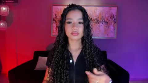 Snapshot of sophiehouston_ chatting on 11.26.25 Sophie Houston online show from 11.26.25