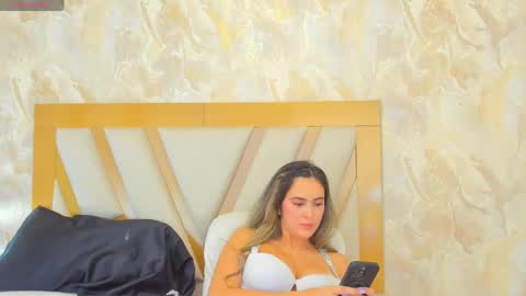 Sophie online show from 04.13.26