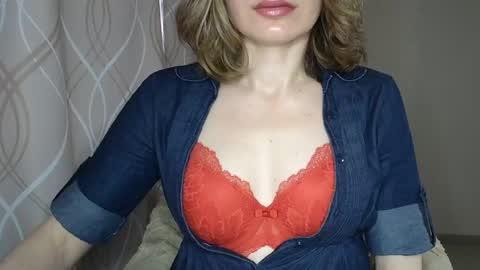 Snapshot of sophiemisss chatting on 04.27.26 Sophiemisss online show from 04.27.26