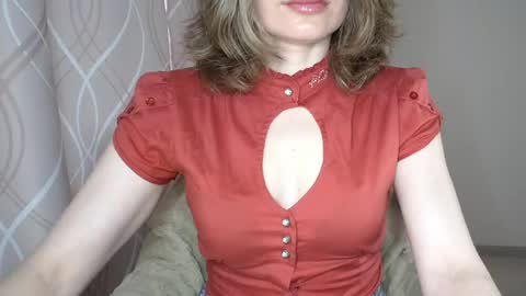 Snapshot of sophiemisss chatting on 05.19.26 Sophiemisss online show from 05.19.26