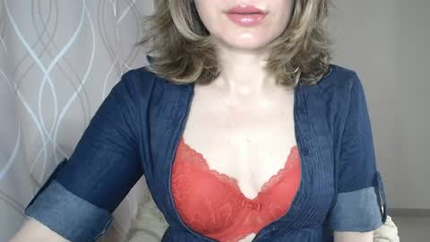 Snapshot of sophiemisss chatting on 05.24.26 Sophiemisss online show from 05.24.26