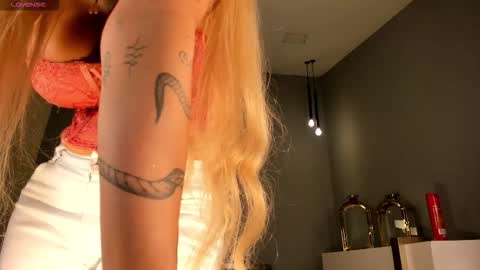 Sophie  Palmer online show from 10.04.25