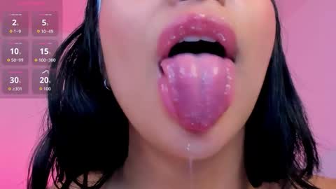 Snapshot of sophierooy chatting on 11.14.25 sophierooy online show from 11.14.25