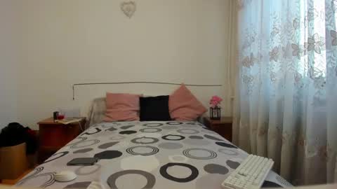 Sophie online show from 02.23.25